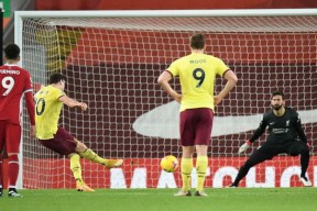 关于今夜西汉姆状态回暖：中超节点到来，震撼外界，赛季目标并未改变的信息-英雄联盟