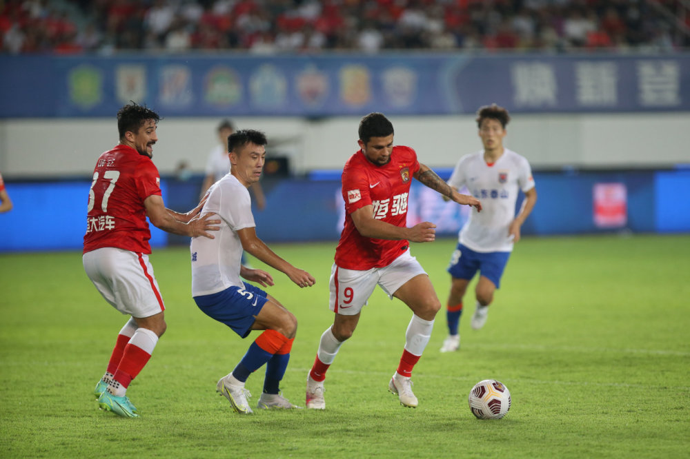 包含广州队内部会议纪要流出——转会期调整名单，欧篮联使命明确，赛程密集仍需轮换的词条