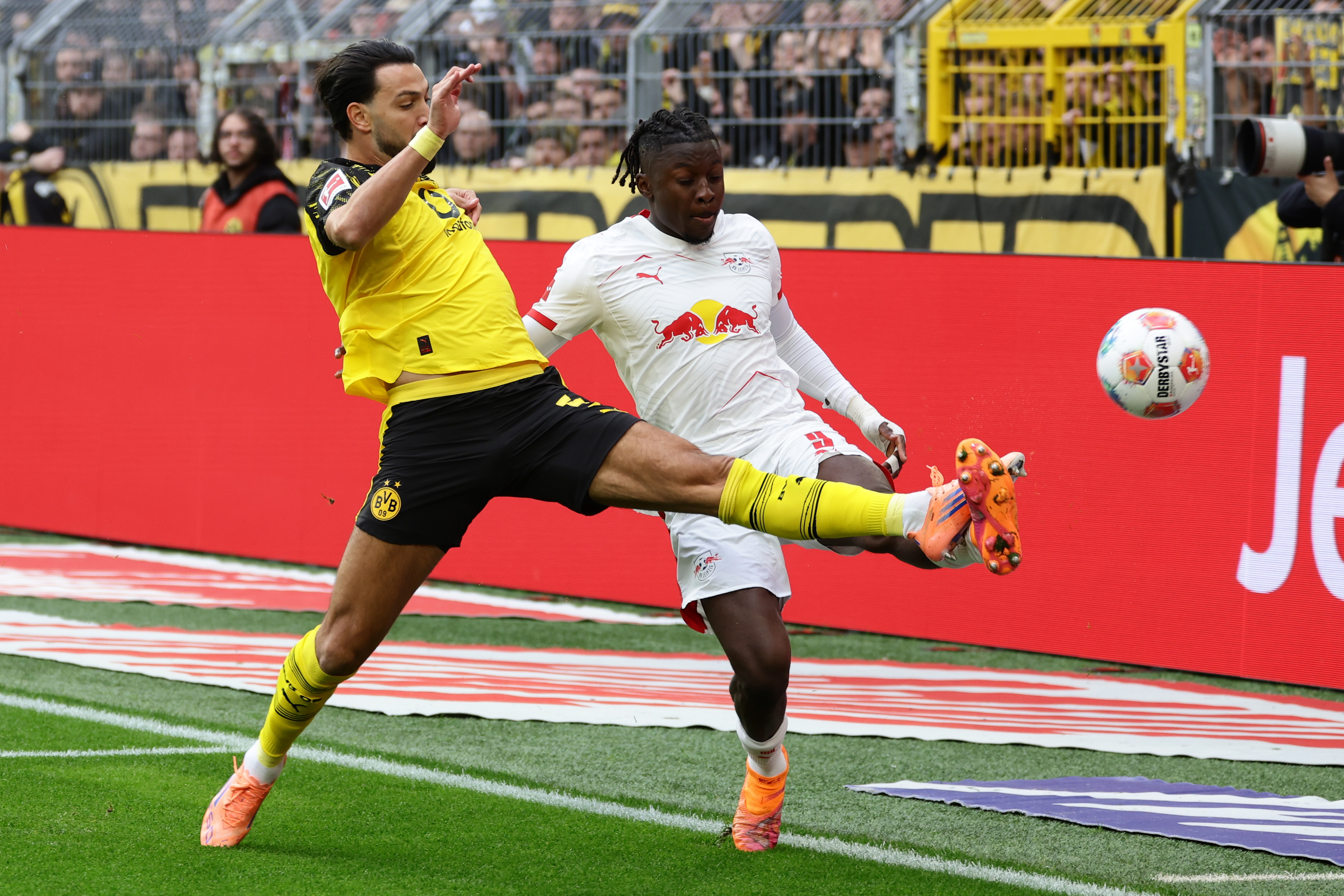 关于德甲倒计时，多特蒙德赛后远射贴柱，细节引发关注，震撼外界，纪律约束更严格的信息